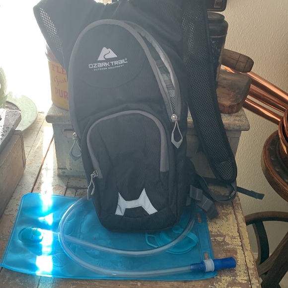 Ozark Trail Hydration Backpack - Picture 5 of 5